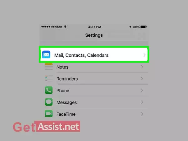 Select mail, contacts, calendars on iPhone