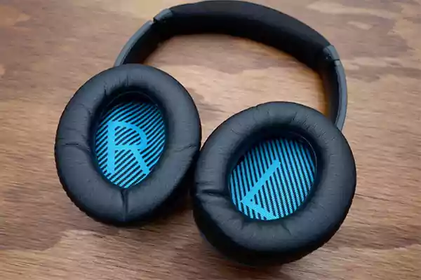 Ear Cups of Bose QuietComfort 25 Headphones