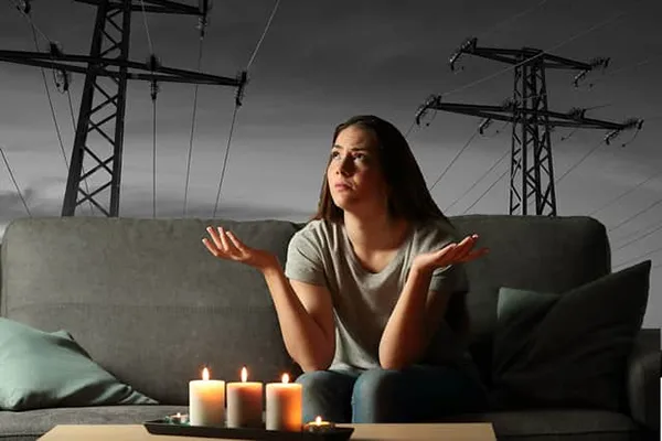 How to handle a power outage emergency?