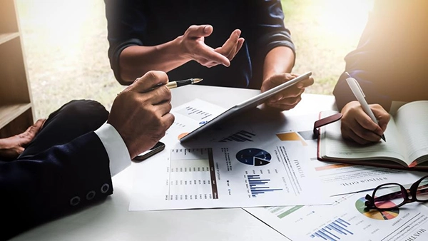 Experts for a Streamlined Process