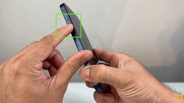 Press and release both the volume buttons one by one.