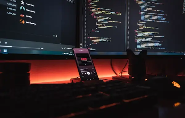 smartphone-and-computer-monitors