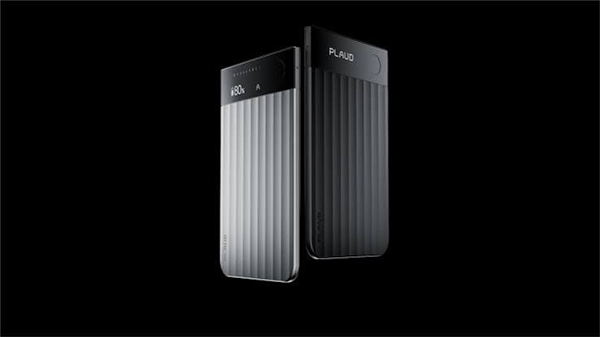  Image of Plaud Note Pro with a black background.